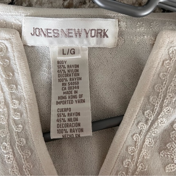 Jones New York Women's White Floral Blouse - Picture 3 of 7